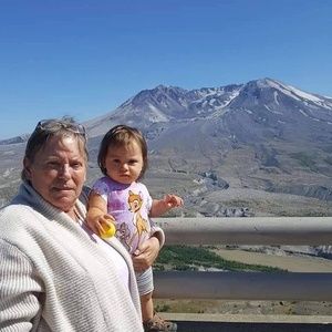 Meet your Posher, Eva